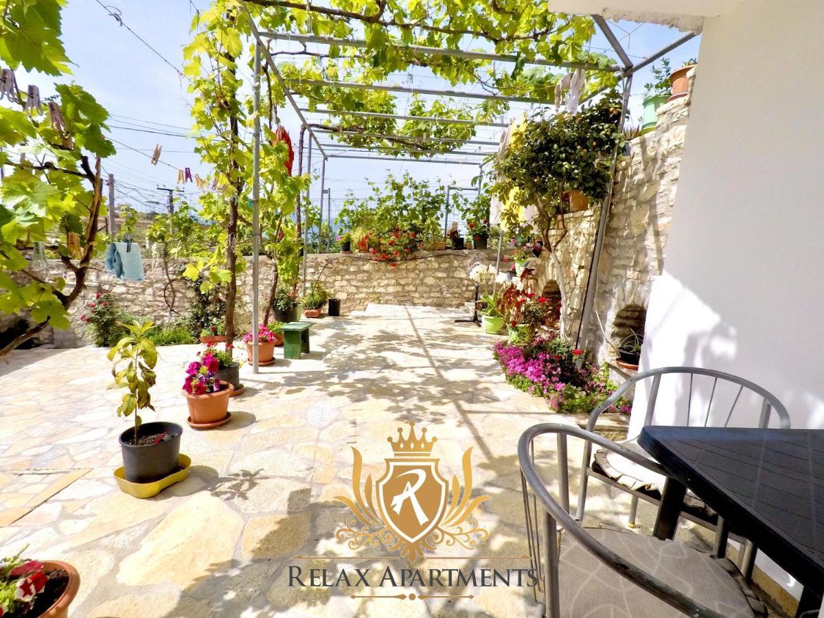 Paradise Palm Beach Apartment In Sarandë エクステリア 写真